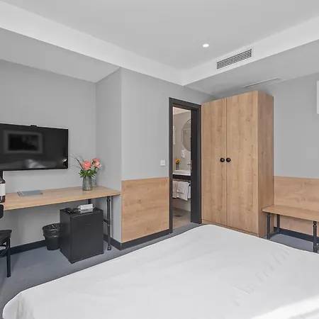 The Loop Hotel 3*