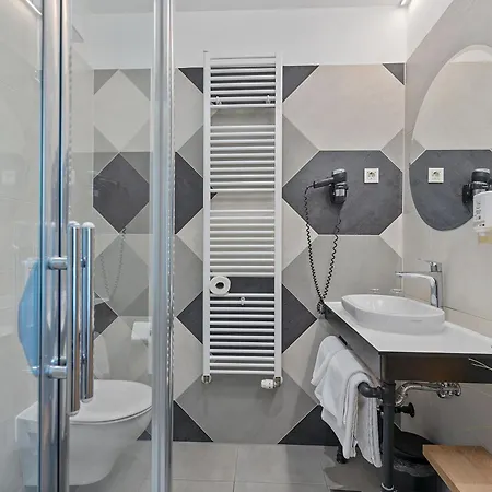 The Loop Hotel 3*